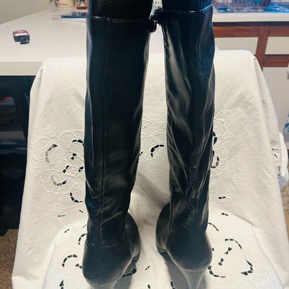 Knee High Women's Leather Boots - Picture 5 of 7
